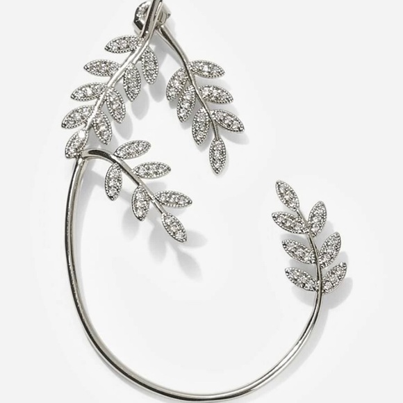 Beautiful ear climber earring in silver or gold. - Picture 6 of 9